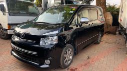 
										Toyota Voxy  2008 full									