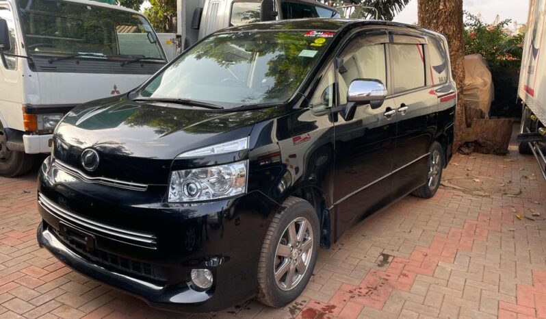 
								Toyota Voxy  2008 full									