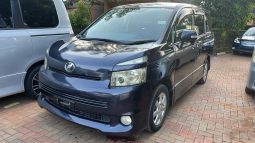 
										Toyota Voxy 2008 full									