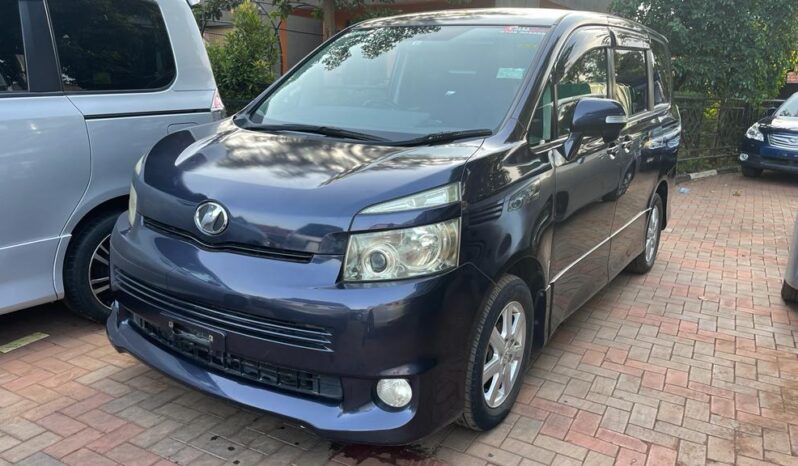 
								Toyota Voxy 2008 full									