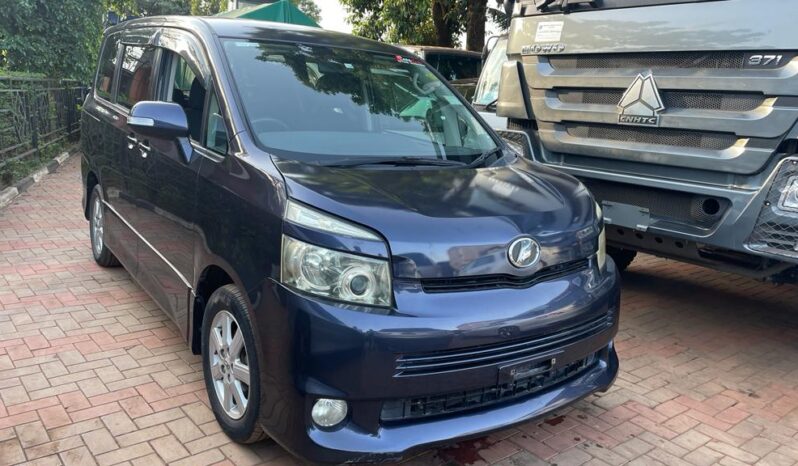 
								Toyota Voxy 2008 full									