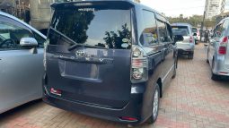 
										Toyota Voxy 2008 full									