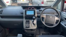 
										Toyota Voxy 2008 full									