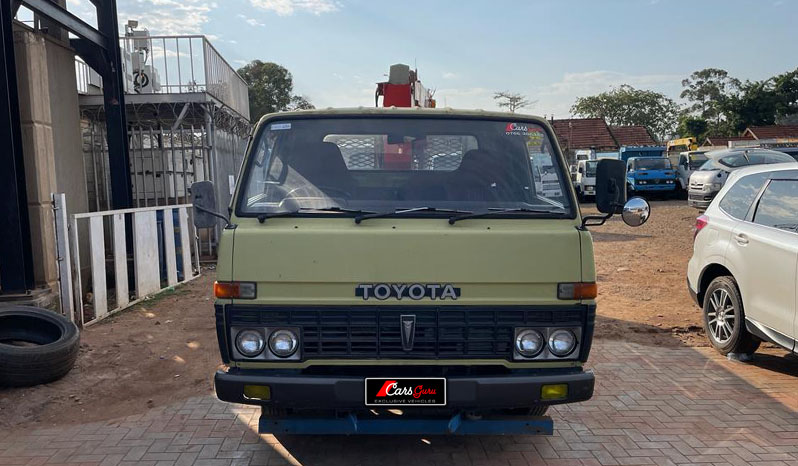  Toyota Dyna Crane 1982