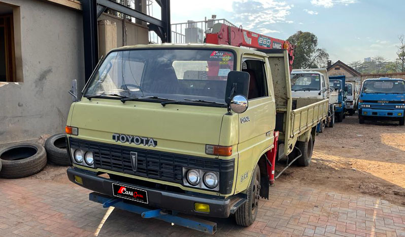  Toyota Dyna Crane 1982