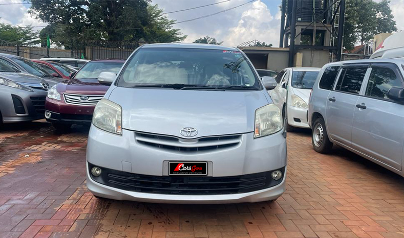 Toyota Passo Sette 2009