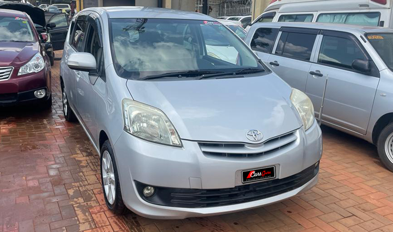 Toyota Passo Sette 2009