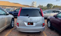 
										Toyota ISIS 2010 full									