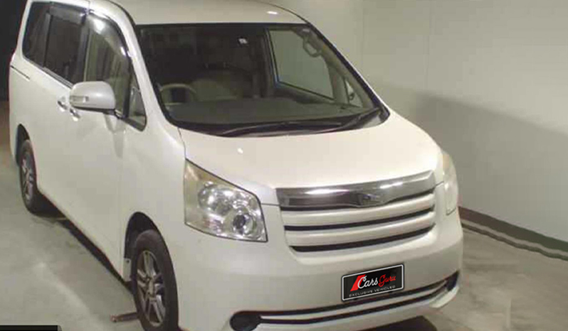 Toyota Noah 2009