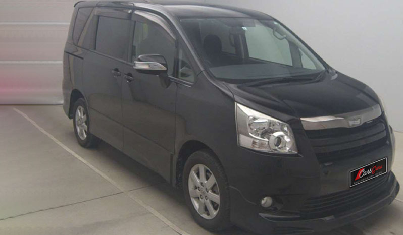 Toyota Noah 2009