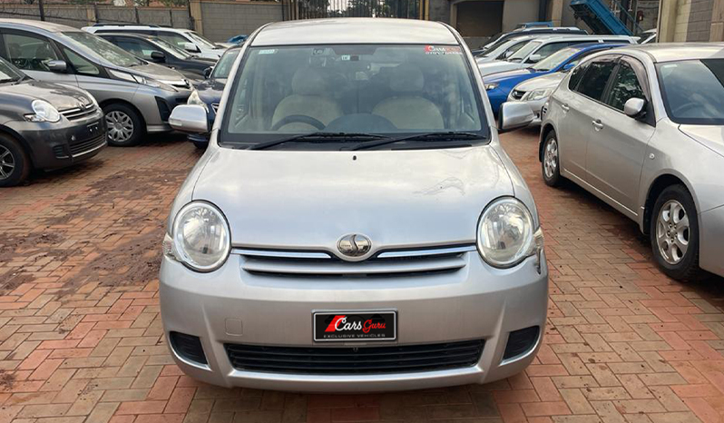 Toyota Sienta 2009