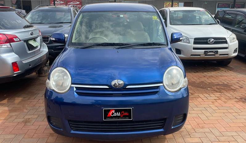 Toyota Sienta 2009