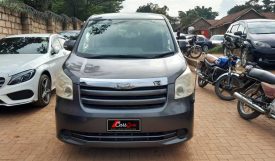 Toyota Noah 2009