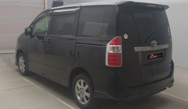 Toyota Noah 2009