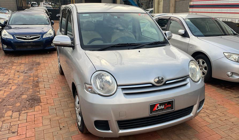 Toyota Sienta 2009