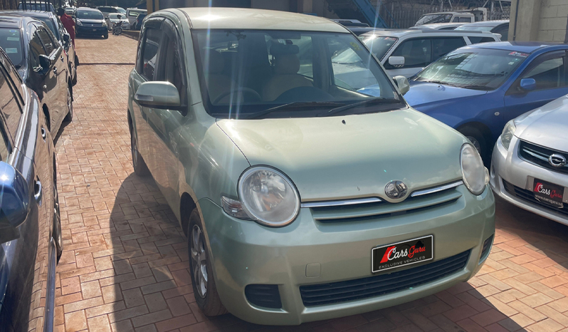 Toyota Sienta 2009