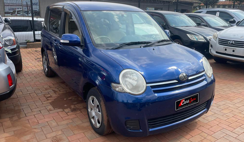 Toyota Sienta 2009