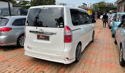 
										Toyota Noah 2008 full									