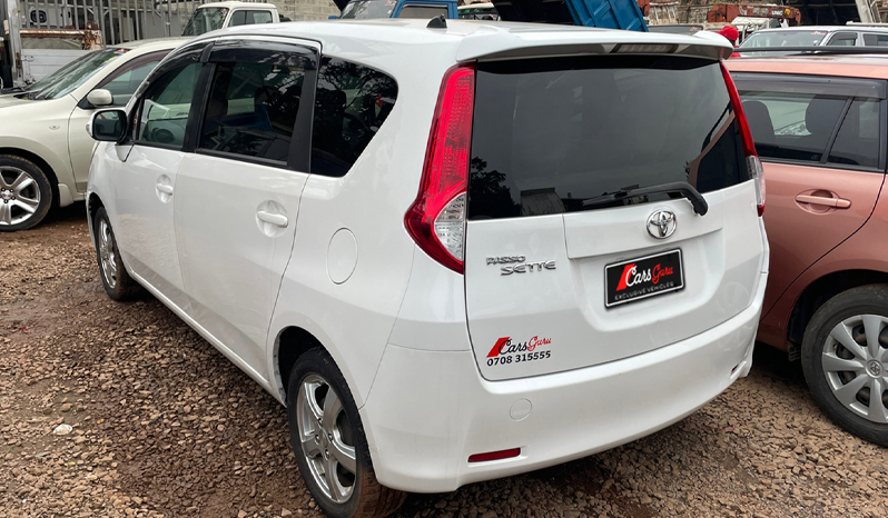 Toyota Passo Sette 2009