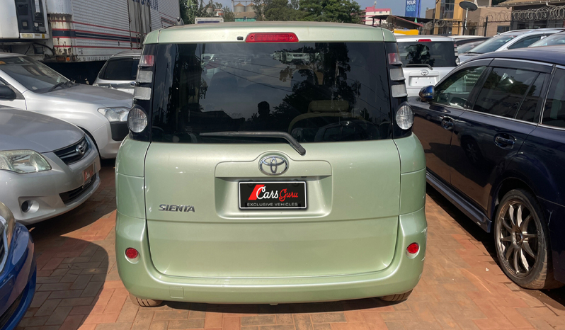 Toyota Sienta 2009