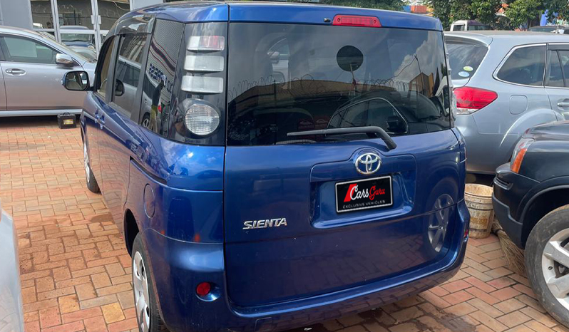 Toyota Sienta 2009