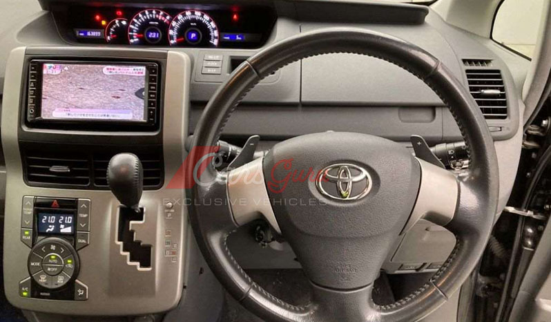 Toyota Noah 2009