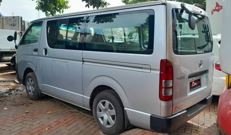 Toyota Hiace 2009