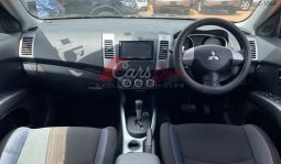 
										MITSUBISHI OUTLANDER 2010 full									