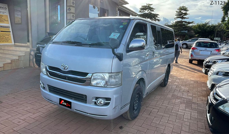 Toyota Hiace 2010