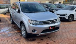 
										Mitsubishi Outlander 2010 full									