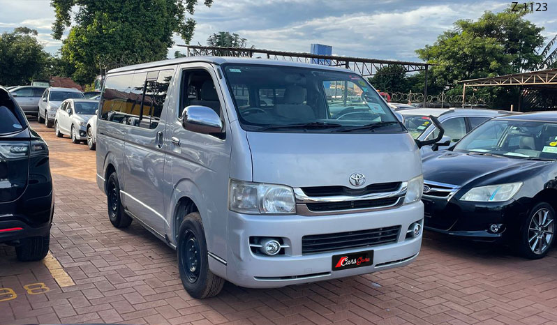 Toyota Hiace 2010