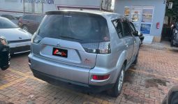 
										Mitsubishi Outlander 2010 full									