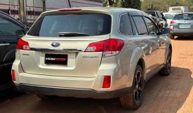 Subaru OUTBACK 2010