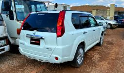 
										Nissan X-TRAIL 2010 full									