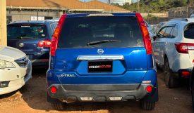 Nissan  X-Trail 2010