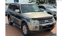 
										Mitsubishi PAJERO 2008 full									