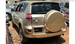 
										Toyota RAV-4 2011 full									