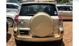 
										Toyota RAV-4 2011 full									