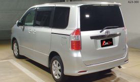 Toyota Noah 2008