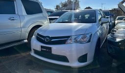 
										Toyota COROLLA FIELDER 2015 full									