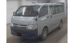 
										Toyota Regius Van 2011 full									