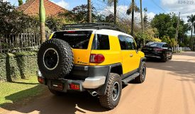 Toyota FJ CRUISER 2011