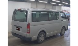 
										Toyota Regius Van 2011 full									