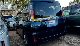 
										Toyota Voxy 2015 full									