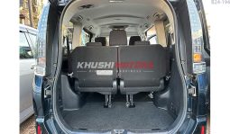 
										Toyota Voxy 2015 full									