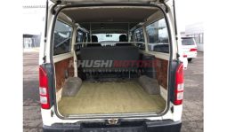 
										Toyota Hiace 2011 full									