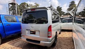 Toyota Hiace 2011