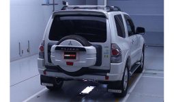 
										MitSubishi Pajero Short 2011 full									