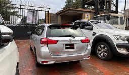 
										Toyota Corolla Fielder 2015 full									