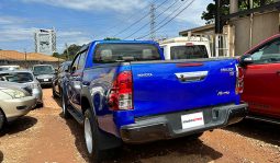 
										Toyota Hilux 2015 full									